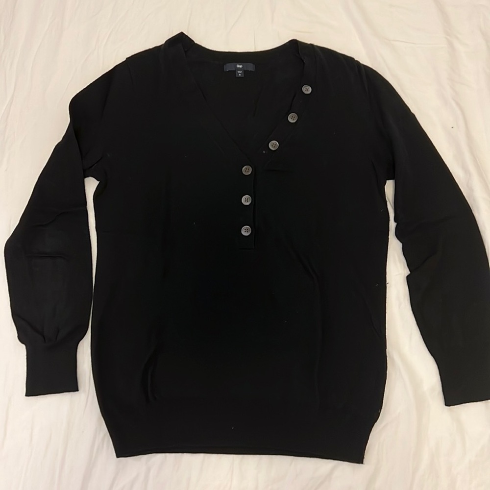 GAP Black V-Neck Sweater